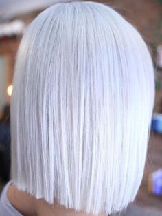 Medium Long Hairstyle, Short White Hair, White Hair Color, White Blonde Hair, Ash Blonde Balayage, Medium Short Hair, Hair 2018, Platinum Hair, Trendy Hair Color