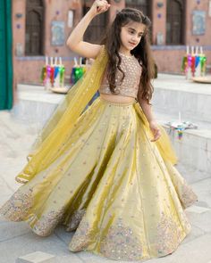 Kids Shadi Dresses, Lehenga For Girls 11-12, Girls Lehanga Design For Kids, Kids Wedding Dresses Indian, Kids Lehnga Dress Design, Lehnga Dress For Kids, Baby Lehanga Designs Kids, Wedding Dress For Kids Girl Indian, Baby Lehnga Design