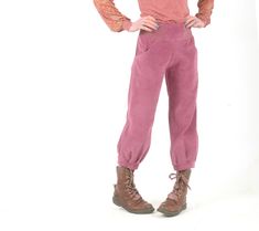 Handmade cropped pants in stretchy pink cotton corduroy, gathered at the hem, with an assorted stretchy cotton jersey belt.   Limited edition.   Available in sizes XS, S, M, L. I can also make it to order in another size per request (or another length) ★ taille XS (FR 34-36 / UK6-8)     Total length :87 cm (34.2")     Waist circumference : 66 to 74 cm (26 to 29")     Max hips circumference : 92 cm max (36.2")  ★ size S (FR 38 to 40 / UK 10 to 12)     Total length : 87 cm (34.2")     Waist circum Stretch Corduroy Bottoms For Winter, Winter Stretch Corduroy Pants, Pink Pants With Elastic Waistband For Winter, Pink Tapered Leg Bottoms For Fall, Pink Corduroy Pants For Fall, Pink Fitted Corduroy Bottoms, Pink High Waist Corduroy Bottoms, Pink Bottoms With Elastic Waistband For Fall, Pink Corduroy Pants