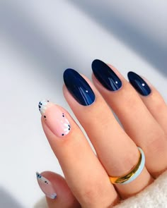 Saturn Ring, Navy Nails, Unghie Sfumate, Navy Blue Nails, Blue Jewellery, Milky Nails, Smink Inspiration, Almond Shape Nails, Her Nails