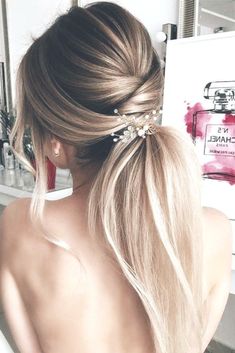 Bridal Ponytail Inspiration | Bridal Hair Accessories | Bridal Accessories | Blo..., #Accessories #Blo #Bridal #Hair #inspiration #Ponytail Ponytail Inspiration, Bridal Ponytail, Sanggul Modern, Wedding Hair Trends, Blonde Layered Hair, Romantic Wedding Hair, Wedding Hair Styles, Wedding Guest Hairstyles, Heatless Hairstyles