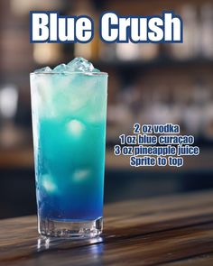 Police Themed Alcoholic Drinks, Blue Drinks Recipes, Drinks For Men, Blue Alcoholic Drinks, Guy Cooking, Fruity Alcohol Drinks, Disney Drinks, Iced Drinks Recipes