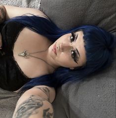 Blue Hair Alternative, Blue Hair Goth, Blue Hair Bangs, Swimming Hairstyles, Goth Hair, Asian Short Hair