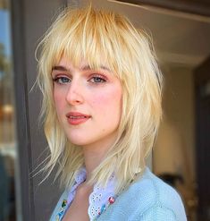 27 Surprisingly Trendy Yellow Hair Color Ideas in 2023 Yellow Hair Ideas, Pale Yellow Hair, Yellow Hair Anime, Yellow Blonde Hair, Hair Color For Brown Skin, Hair Colors Ideas