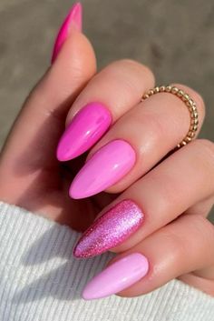 Nail Designs Barbie Pink Nails, Bright Pink Nails, Pink Glitter Nails, Pink Manicure, Hot Pink Nails, Nails Polish, Pink Nail Designs, Pink Acrylic Nails