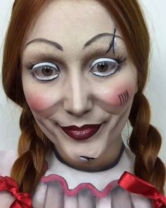 ⚠️ Se você se assusta fácil, não assista até o final ⚠️ ✨ ANNABELLE MAKEUP ✨ ⠀⠀⠀⠀⠀⠀⠀⠀⠀ Vocês acharam que não ia ter mais maquiagem de… Annabelle Makeup, Bruja Halloween, Halloween Makeup, Halloween Costume, Makeup Artist, Halloween Face, Face Makeup, Halloween Face Makeup, Halloween Costumes