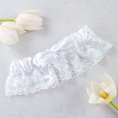 White Wedding Garter Wedding Garders, Wedding Garder, White Garters, Flower Girl Baskets, Floral Accessories Hair, Hair Accessories Boho, Kids Party Supplies, Glitter Wedding, Bridal Garter