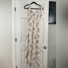 White Floral Maxi Dress Nwt From A Boutique Size Small Sweet Lemon Brand Casual White Maxi Dress For Garden Party, Boho Silk Dress, Sequin Shirt Dress, Navy Knit Dress, Paradise Dress, Green Bodycon Dress, White Floral Maxi Dress, Oh Polly Dresses, Purple Maxi