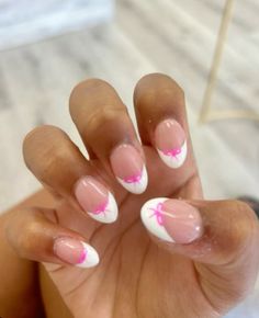 One Nail Nail Art, Tip Designs For Nails, White Nails With Hot Pink Design, Preppy Simple Nails, Easy Basic Nails, Preppy Cute Nails, White French Tip With Pink Bow, White Nail Ideas With Design, Simple Nails To Do At Home