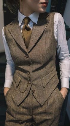 Plaid Outerwear, Outfit Date, Woman In Suit, Academia Outfits, Date Outfit, Woman Suit Fashion, Androgynous Fashion, Casual Date, Tomboy Fashion