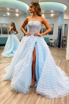 Cutesy Aesthetic, Princess Evening Dress, Tiered Prom Dress, Printed Prom Dresses, A Line Prom Dress, Prom Poses, High Low Prom Dresses, Stunning Prom Dresses