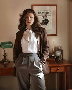 Vintage Classy Outfits, 1940s Fashion Women, Aesthetic Styles, 1940s Woman, 1940s Outfits, Sophisticated Outfits, Old Money Style, Dark Academia Aesthetic