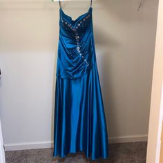 Beautiful Turquoise Strapless Gown. Intricate Beading With Pleating. Never Worn Blue Satin Gown With Sweetheart Neckline, Blue Strapless Gown For Homecoming, Strapless Blue Gown For Homecoming, Intricate Beading, Dresses Beautiful, Dream Dresses, Windsor Dresses, Strapless Gown, Beautiful Gowns