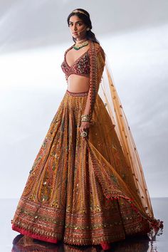 Indian Wedding Gowns, Latest Bridal Lehenga, Indian Outfits Lehenga, Wedding Lehenga Designs, Lehenga Designs Simple, Indian Bride Outfits, Bridal Lehenga Collection, Designer Bridal Lehenga, Bridal Lehenga Red