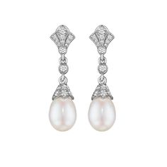 Crafted with the finest 18k white gold, these elegant drop earrings showcase a stunning combination of fresh water pearls and diamonds. Part of the luxurious Pearl Collection, these earrings boast a total carat weight of 0.44. Vintage Pearl And Diamond Earrings, Art Deco Pearl Earrings, Luxury Pearl Jewelry, Wedding Earrings Diamond, Earring Luxury, Diamond Pearl Earrings, Drop Diamond Earrings, Earrings Pearl Drop, 3 Earrings