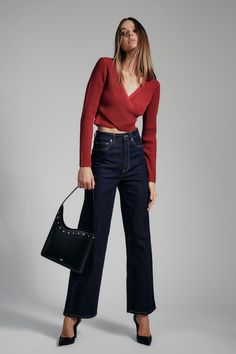 A modernist upgrade. The Heidi Wide Leg Jean is this season?s essential denim pick. Creating a contemporary trend-led look in cotton denim with subtle stretch, a high waistline, full-length leg, wide cut and classic pocket detailing.SIZING: True to size.
 - Stretch cotton denim - Full length  - Wide leg - Pocket detailing - Fabrication: 95% cotton, 1% elastane (Exclusive of trims) Versatile Flare Jeans With Pockets For Fall, Versatile Flare Jeans For Fall, Modern High Rise Flare Jeans For Fall, Chic Flare Jeans With Five Pockets For Fall, Versatile Dark Wash Flare Jeans For Fall, Chic Dark Wash Jeans For Winter, Chic Wide Leg Flare Jeans For Winter, Chic Wide-leg Flare Jeans For Winter, Chic Full Length Jeans For Winter