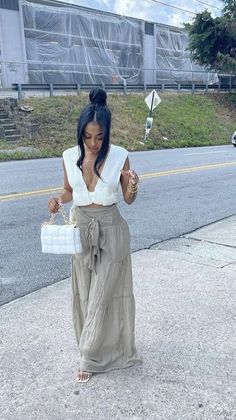 Lenin Pants Outfit Summer, Spring Time Work Outfits, Feminine Outfits Black Women Summer, Boat Brunch Outfit, City Vacation Outfits Summer, Grown Women Outfits Summer, Tropical Vacation Outfits Aesthetic, Bustiers Outfits, Grown And Classy Outfit Women