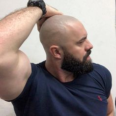 (4) Curtidas | Tumblr Bald Head With Beard, Shaved Head With Beard, Beard Images, Bald Men With Beards, Beard And Mustache Styles, Bald Men Style, Beard Tips, Bald With Beard, Bald Man