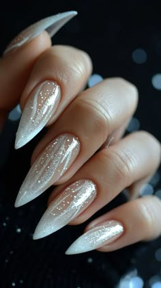 #nail design #nail inspo #elegant nails #nails #elegant nails #trendy nails #minimalist nails #cool nail inspo #nails idea #nude nail designs Xmas Nail Designs, Art Noel, Christmas Tree Nails, December Nails, Red Christmas Nails, Christmas Gel, Tree Nails, January Nails, Christmas Gel Nails