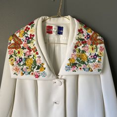 Vintage 50s/60s Lilli Ann Knit Embroided White Coat | eBay Vintage Embroidered Formal Outerwear, Vintage Embroidered Outerwear For Formal Events, Spring Wool Outerwear With Embroidery, Vintage Fitted Outerwear With Shawl Collar, Fitted Vintage Outerwear With Shawl Collar, Vintage Multicolor Embroidered Outerwear For Spring, Fitted Embroidered Vintage Outerwear, 1950s Style Long Sleeve Outerwear For Spring, Lilli Ann Coat