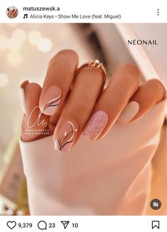 Gellac Nails, Nail Art Elegant, Rounded Acrylic Nails, Foil Nail Art, Glitter Nails Acrylic, Glitter Manicure, Gel Nail Art Designs, Nail Drawing, 2024 Nails