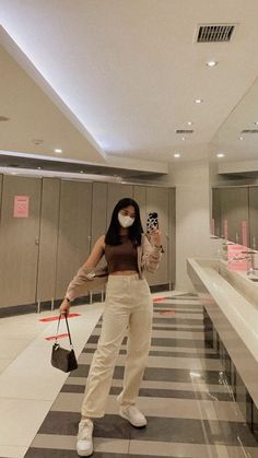 Brown Tshirt Outfit Women, Outfit Nonton Konser Kpop, Brown Tshirt Outfit, Ootd Korean, Casual College Outfits, Everyday Fashion Outfits, Causual Outfits, Fashion Attire, Tshirt Outfits