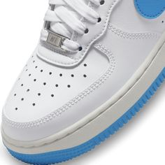 Your shoe game just went atmospheric in this AF1 High with sky-blue accents. The padded, high-cut collar and hook-and-loop closure keep you grounded just enough, while perforations and classic Air cushioning make you feel like you're walking on clouds.From tough stitching to pristine leather to the cupsole design, it delivers durable style that’s smoother than backboard glass.Originally designed for performance hoops, the Air cushioning delivers lasting comfort.Hook-and-loop ankle strap lets you