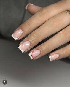 Short Acrylic Nails Heart, 2000s It Girl, Holiday Nail Inspo, Plain Acrylic Nails, Nail Holiday, Ongles Gel French, Pink French Tip, Holiday Acrylic Nails, Nostalgia 2000s