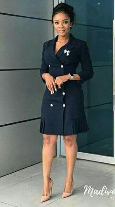 Bien se vêtir impose le respect Purple Black Party, Stylish Business Outfits, Work Attire Women, Collar Dresses, Church Fashion, Corporate Attire, Work Dresses For Women