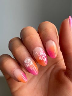 Hombre Nails With Design, Short Oval Nails Colorful, Cute Short Acrylic Nails Almond Shape, Nail Art Designs Acrylic Almond, Nail Art Inspo Almond, Short Acrylic Nails Designs For Summer, Short Nails Art Summer 2024, Summer Airbrush Nails, Hawian Nails Designs