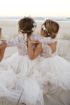 Must Have 2019: 24 Lace Flower Girl Dresses ★ #bridalgown #weddingdress Flower Girl Daughter Of Bride, Cheap Flower Girl Dresses, Bear Wedding, Civil Wedding Dresses, Wedding Dress Guide, Dress Guide, Wedding Flower Girl, Civil Wedding