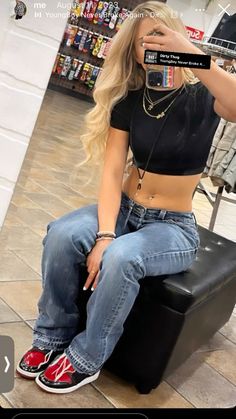 Black True Religion Jeans Outfit, Calm Luh Fit, Girly Streetwear, Best Winter Outfits, Latina Fashion Outfits, Baddie Fits, Mia 3, Instagram Outfits