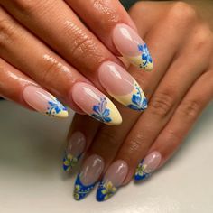 These nails feature a vibrant summer design with a clear base, adorned with blue hibiscus flowers and yellow accents on the tips, reminiscent of a tropical beach vibe.  🌸Click on the image to shop our trending Korean Gel Polish this season.  🌸Credit: nails_with_that_one_girl on Instagram 🌸summer nails, tropical nails, blue hibiscus nails, yellow nails, beach nail design, Korean gel polish, floral nail art, summer nail trends, tropical manicure, nail art inspiration, summer nail colors, gel nail design, hibiscus flower nails, summer manicure ideas, beach-themed nails, trendy summer nails, Korean nail trends, summer nail designs, floral manicure, tropical nails. Nail Inspo Holiday Summer, Nail Inspo Not French Tip, Cute Acrylic Nails Flowers, Flower Inspired Nails, Cute Beach Nails Simple, Bermuda Nails, Summer Nails With Designs, Nail Ideas Flowers, Nails Inspo 2024