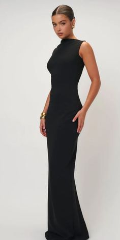 Minimalist Gown Classy, Elegant Black Long Dress, Black Cocktail Dress Long, Simple Elegant Long Dress, Long Sleeve Holiday Party Dress, Classy Formal Dresses Long, Modern Party Dress, Sleek Formal Dress, Formal Evening Dresses Simple