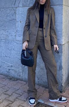 Woman In Suit, Blazer Outfits For Women, Bts Inspired Outfits, Korean Casual Outfits, Everyday Fashion Outfits, Woman Suit Fashion, Casual Day Outfits, Tomboy Style Outfits, Classy Work Outfits