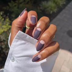 16 Easy Nail Art Ideas to Try This Fall Space Nail Art, Fall Almond Nails, Negative Space Nail Art, Fall Manicure, Nail Pops, Almond Nails Designs, Almond Nail