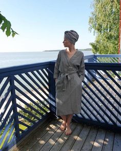 Striped linen bath robe.This loose style wrap linen bath robe is made of stonewashed middle weight highest quality soft 100% linen.Lightweight kimono style robe is with pockets and has adjustable ties for best fitting.Composition: 100% natural softened 200gsm 7oz linenPlease choose a size and length :Back length:short - 90cm (35") middle - 105cm (41") long - 120cm (47") Sleeve length from neckline 73cm (29")If you need other size, please contact us.Linen care:- washing up to 40°C in washing mach Dyed Robe Linen, Weaving Linen, Hair Turban Towel, Turban Towel, Hair Drying Towel, Linen Bathrobe, Vegan Bath Products, Linen Kimono, Flax Fiber