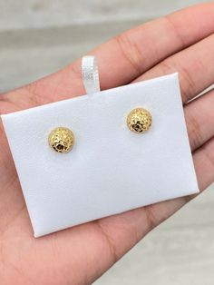 14K Semi Sphere Studs  -Solid 14K Gold  -Nice diamond cut studs  -Half sphere design which helps earring lay flat on earlobe  -Nice push back backing  -Earrings are gorgeous and will shine all the time  -Can be worn on a daily basis  -They are 7.5mm thick  (Message us if you have any questions) Gold Earrings Designs For Daily Use, Daily Use Gold Earrings Indian, Earrings With Price, Sphere Design, Jewel Design, Gold Earrings Indian, Simple Jewellery, Golden Rings