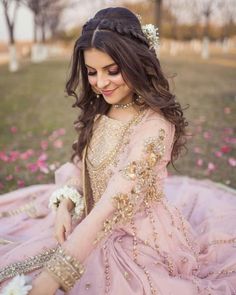 Pakistani Bridal Hairstyles, Hairstyles For Gowns, Hair Style Vedio, Engagement Bride