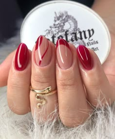 Short Almond Red Nails Design, Red Gel Polish Nail Designs, Red Small Nails, Red Round Nails Design, Red Design Nails Acrylic, Gel Nails Ideas Red, Subtle Red Nails, Gel Nail Designs Red, Red Inspired Nails