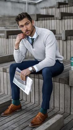 Business Casual Outfits For Men, Office Old Money, Decorating Office, Interchangeable Wardrobe, Dresses Office, Old Money Fashion, Office Idea, Outfit Office