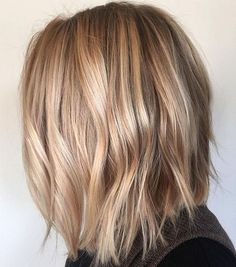 Butter blonde ✌️#prettylittleombre Butter Blonde, Bright Highlights, Choppy Bob, Choppy Bob Hairstyles, Angled Bob, Wavy Bobs, Haircut And Color, Penteado Cabelo Curto, Hair Color And Cut