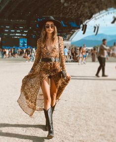 Glastonbury Festival Fashion, Boho Festival Outfit, Stile Boho Chic, Look Boho Chic