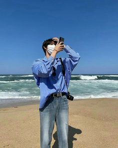 Softboy Outfits, Kpop Fashion Men, Asian Men Fashion, E Boys, Outfit Korean, Beach Photography Poses, K Fashion, Best Mens Fashion