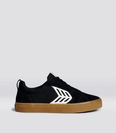 Canvas Sneakers Womens, Skate Shirts, Skateboard Accessories, Skater Shoes, Skateboarding Shoes, Black Gums, Sneaker Men, Band Shirts, Sneaker Brands