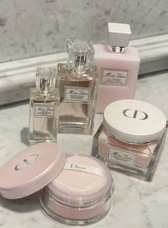 Koleksi Makeup, Dior Aesthetic, Dior Girl, Dior Makeup, Fancy Makeup, Pretty Skin Care, روتين العناية بالبشرة, Elegant Makeup, Perfume Lover