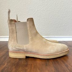 Nwob Common Projects Mens Chelsea Boots In Tan Suede Eu 39 Us 6 Uk5 New Without Box! Never Worn! Size - Eu 39, Us 6, Uk 5 Color - Tan Upper Material - Suede Style - Chelsea Type - Boot Pattern - Solid Theme - Preppy, Classic Closure - Pull On Features - Comfort, Cushioned Outsole Material - Rubber Insole Material - Leather Lining Material - Leather Toe Shape - Almond Toe Shoe Shaft Style - Ankle Made In Italy Suede Slip-on Boots With Heel Pull Tab, Casual Chelsea Boots In Calf Leather With Plain Toe, Casual Chelsea Boots With Leather Sole And Plain Toe, Boots With Rubber Sole, Medium Fit, Round Toe, Boots With Rubber Sole And Round Toe, Suede Chelsea Boots With Branded Insole, Suede Chelsea Boots With Moc Toe And Rubber Sole, Classic Slip-on Chelsea Boots With Textured Sole, Casual Boots With Heel Pull Tab And Plain Toe