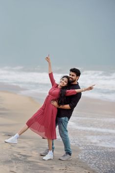 Beach Photoshoot Poses Outdoor Beach Photoshoot, Beach Stills For Couples, Beach Post Wedding Photoshoot, Couple Shoot Beach Photography, Couple Photo Shoot Beach, Couple Photoshoot Dress Ideas Outfit, Beach Side Photoshoot Ideas, Couple Poses In Beach, Couple Beach Poses Photo Ideas