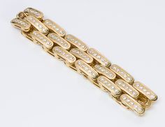 Diamond Bracelet.Vintage 18K yellow gold link bracelet set with round brilliant cut diamonds. Approximately 10 carat total weight. F-G Color, VVS-VS Clarity. Approximate Measurements: Length: 7.5" Weight 64.5 Grams. The bracelet comes with and Appraisal Certificate. Gold Diamond Bracelet, Platinum Bracelet, Gold Link Bracelet, Bracelets Gold Diamond, Gold Link, Bracelet Vintage, Lovely Jewellery, Brilliant Diamond, Bracelets And Charms