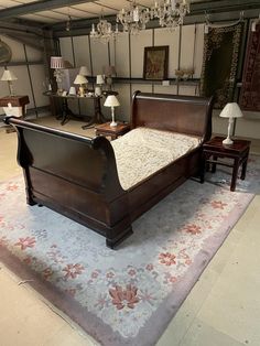 French 19th Century Mahogany Sleigh Bed - Large Single